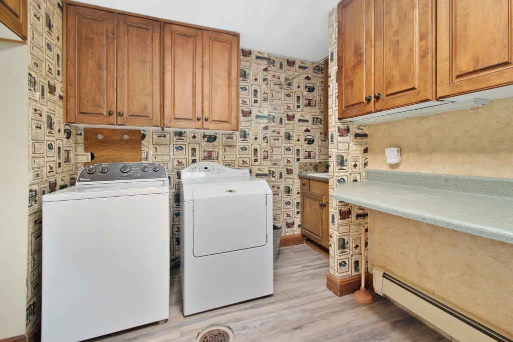 Custom designed laundry room remodel in Jupiter FL